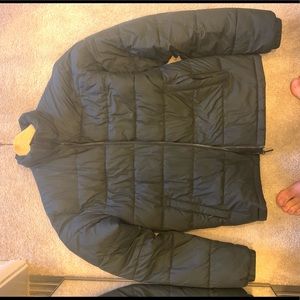 Everlane Men’s black Puffer Jacket size small